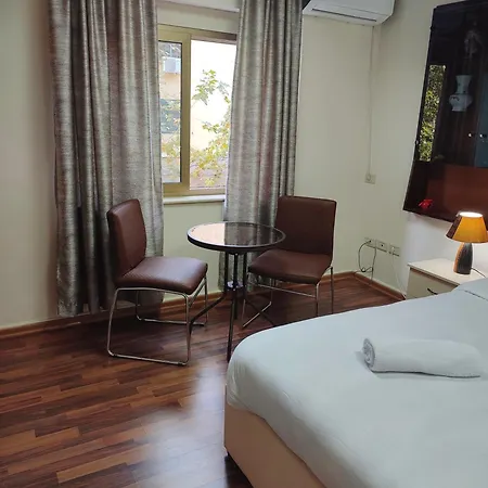 Lb City Center Apartment Tirana