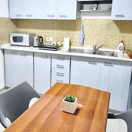 Lb Center Apartment