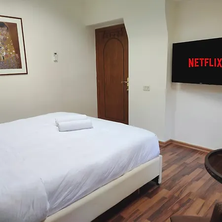 Lb Center Apartment *
